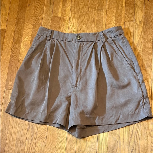 Reformation Brown Mason Pleated Shorts - Picture 2 of 6